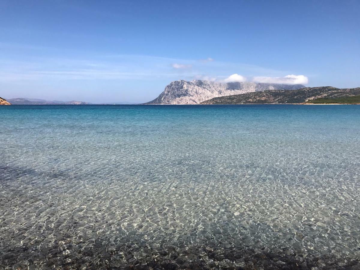Le Case Del Mare Loiri Porto San Paolo Exterior foto